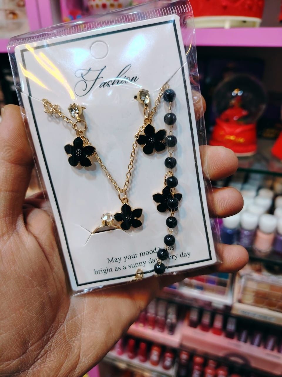 COLLARES Y ARETES MINIMALISTA